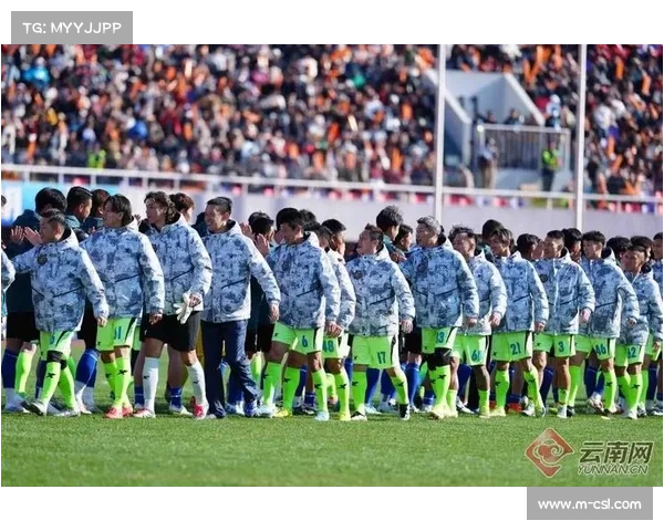 香港明星足球队昆明举行友谊赛，曾志伟谭咏麟等参赛