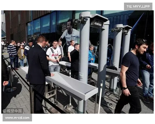 热刺球场可伸缩草坪维护成本曝光，高科技设施运营引关注